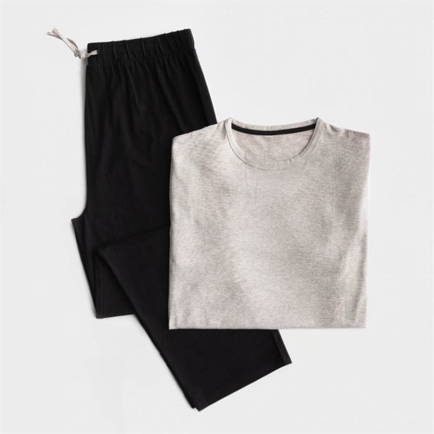 Pigiama da uomo in puro cotone color avena, composto da maglia a maniche corte e pantaloni lunghi con coulisse, ideale come regalo. - 3 | Avon