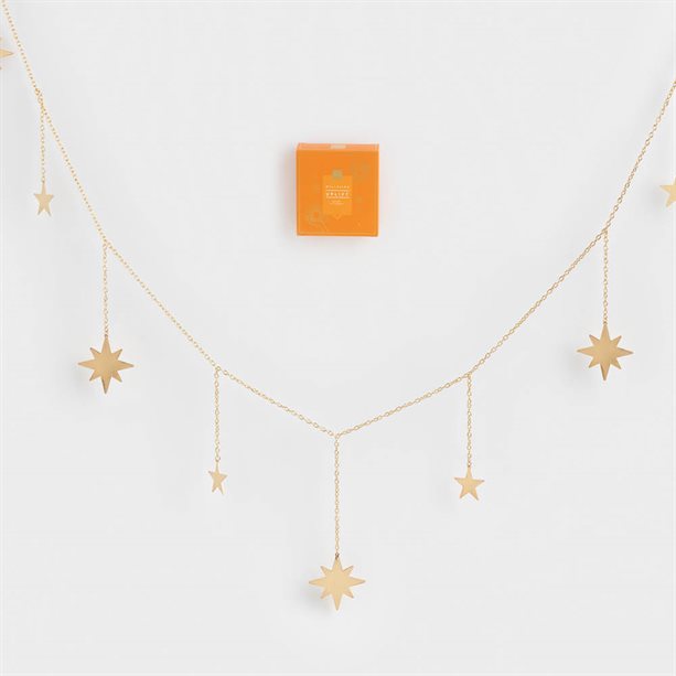 Ghirlanda Starry Night in alluminio dorato lunga 1,5 metri con ciondoli a forma di stelle in ottone dorato, ideale per decorazioni festive. - 1 | Avon