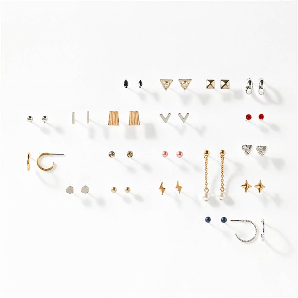 Set di 20 Orecchini Marina | Avon Set di 20 orecchini Marina placcati oro e argento, con 16 paia a bottone, 3 cerchi e 1 paio a goccia, ideali per ogni occasione. - 12 | Avon