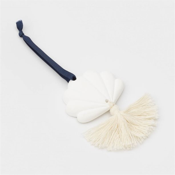 Pomander Profumato Coastal Bloom | Avon Pomander profumato Coastal Bloom, diffusore di fragranze per la casa con aroma fresco e rigenerante che evoca la brezza marina e note acquatiche. - 24 | Avon