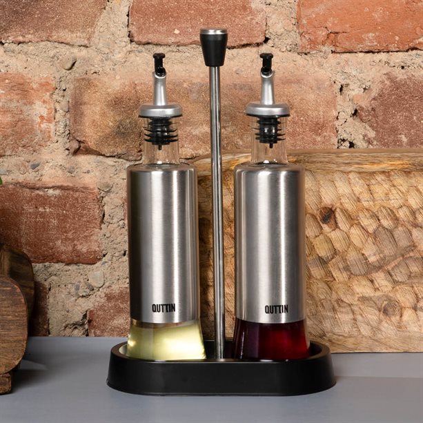 Set elegante di due bottiglie in vetro trasparente per olio e aceto, con tappi coordinati, ideale per servire e decorare la tavola. - 23 | Avon