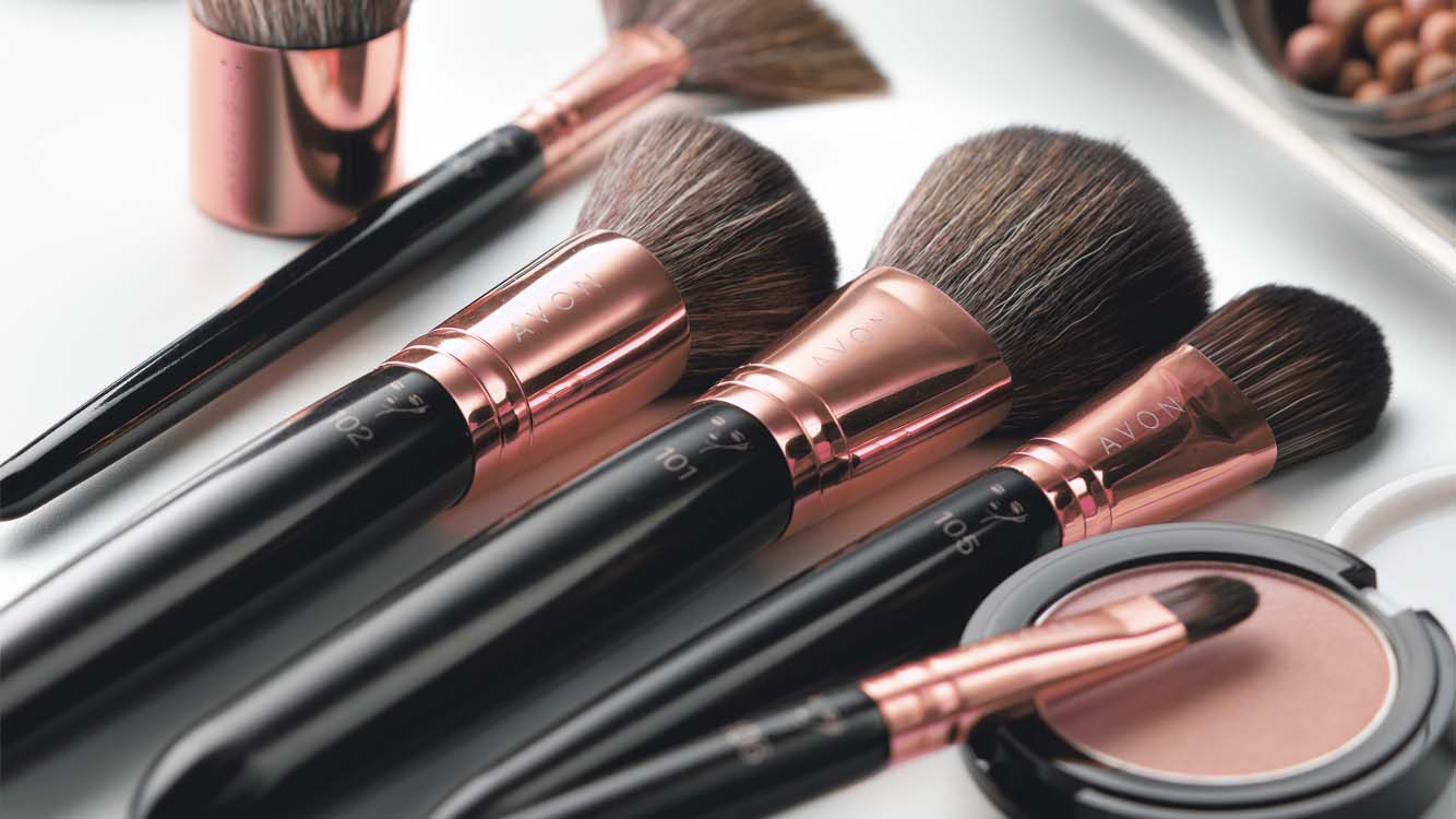 https://www.avon.it/mediamarket-se/14655/how-to-clean-your-brushes-large_unq_a90244d355bc4b2ba7624320c60ce980.jpg